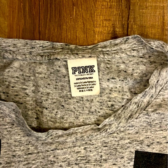 VS Pink Crop Top - Picture 2 of 3